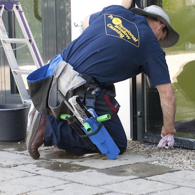 fensterreinigung-einen-tuer-2026-rahmenreinigung.